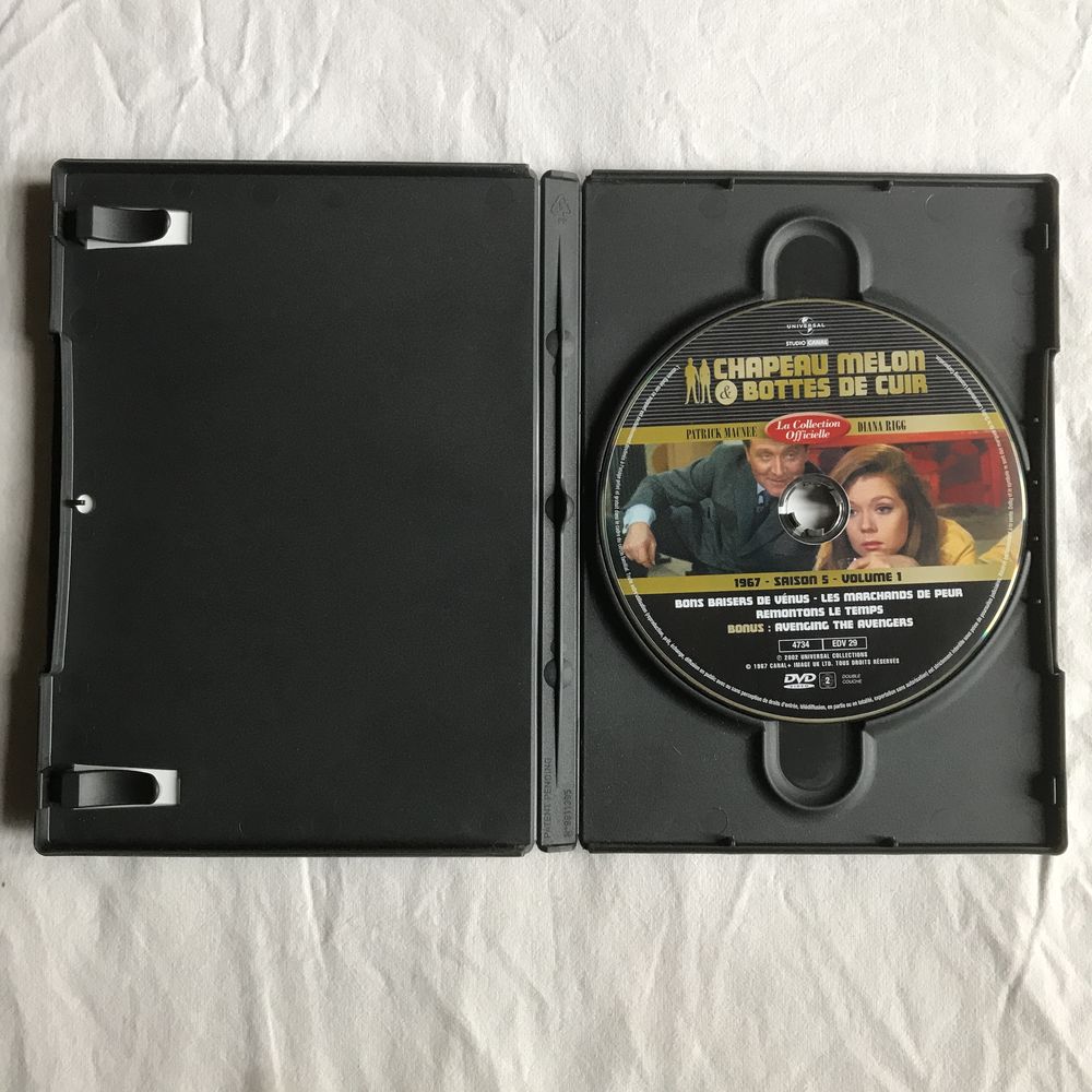 DVD Chapeau Melon &amp; Bottes De Cuir 1967 P. Macnee / D. Rigg DVD et blu-ray