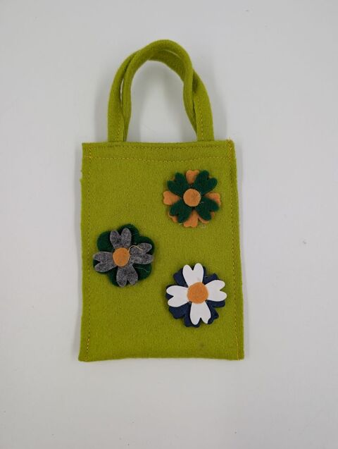 Petit sac � fleurs d�coratif vert en tissus 1 Vulbens (74)