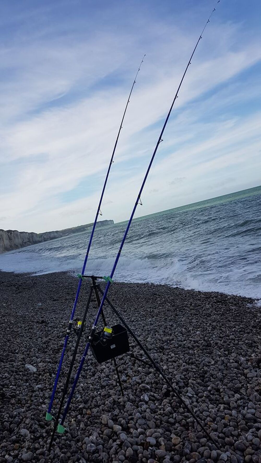2 cannes de surf "SYMBIOS 420" av moulinets surf "Caperlan 7 Sports