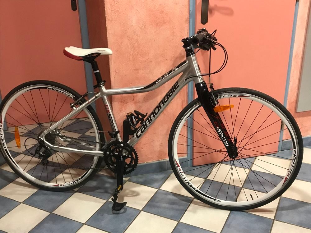 VELO NEUF DE MARQUE CANNONDALE Vélos
