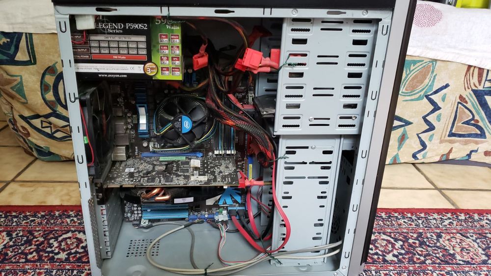 PC de bureau, windows 7, connectique + &eacute;cran bon &eacute;tat Matériel informatique