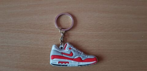 Porte cl basket sneakers 
nike air max 1
rouge blanc gris  0 Carnon Plage (34)