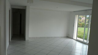  Appartement à louer 3/4 pièces 80 m² Saint-nazaire-les-eymes