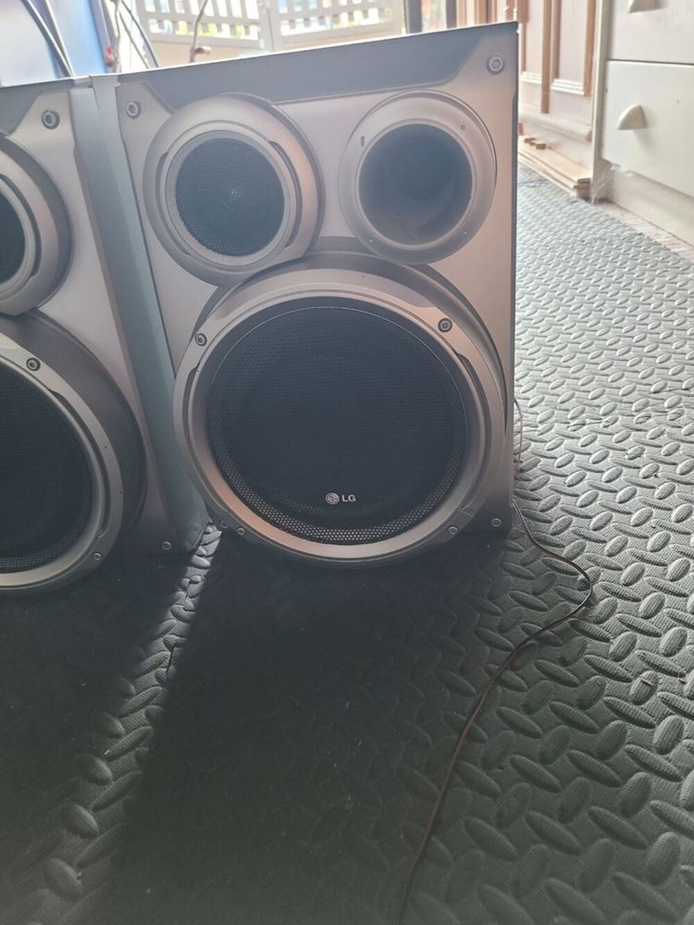 Paire d'enceintes LG LMS-U560 - 100W / 4 Ohms Instruments de musique