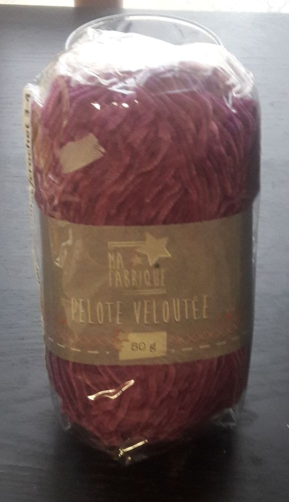 PELOTE DE LAINE VELOUTEE VIOLETTE Bricolage