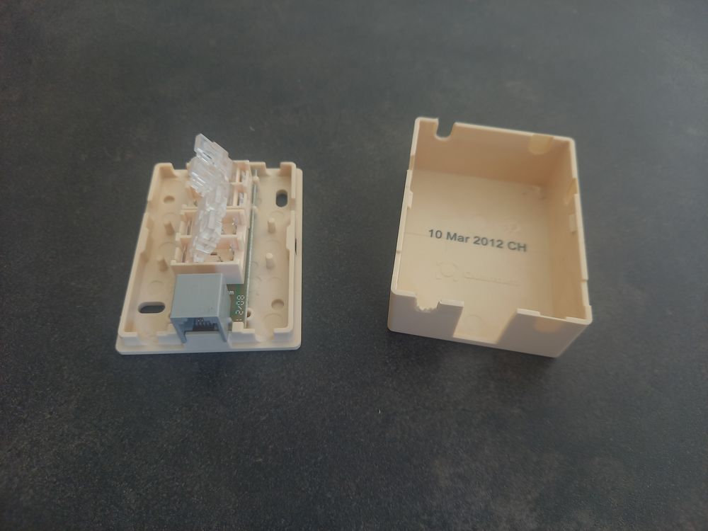 Prise RJ11 t&eacute;l&eacute;phone ou autre Bricolage