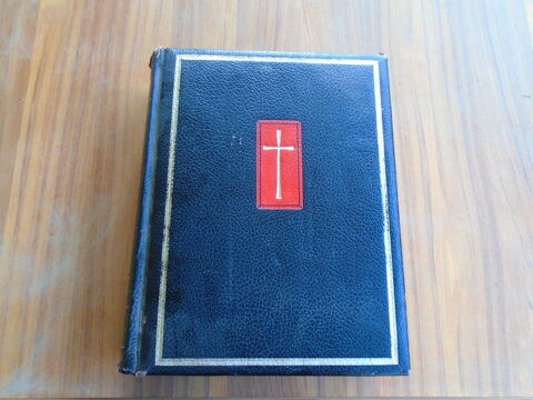 ENORME bible :28,5 -21,5-6,5 cm  : 1866 pages ; 3194 gr   ; 80 Trèbes (11)
