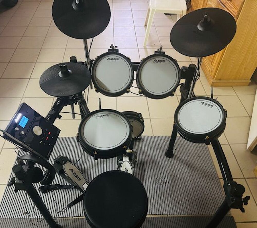 Alesis Command SE Kit - Batterie Electronique en Peau Maill&eacute; Instruments de musique