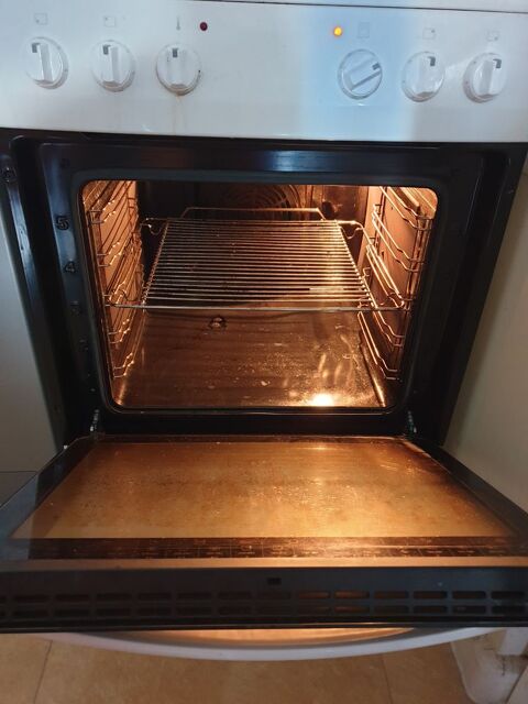 Cuisinire vitrocramique marque essentiel B 150 Palaiseau (91)