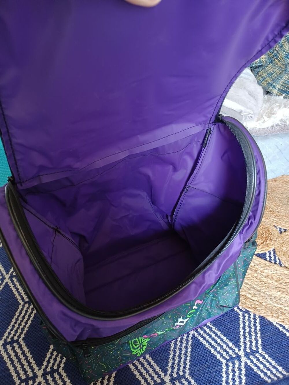 sac &agrave; dos BENETTON, multi poches,l&eacute;ger, Sports