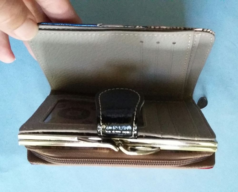 Porte-monnaie , portefeuille pour femme en cuir Maroquinerie