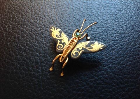 PAPILLON BROCHE DAMASC�NE de TOL�DE FLEURS AILES Envoi possi 9 Tr�gunc (29)