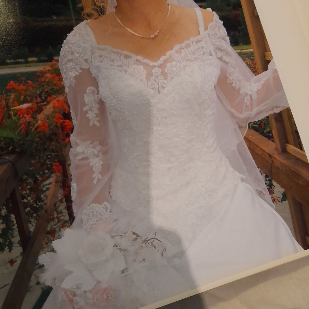 robe de mari&eacute;e avec accessoires Vêtements