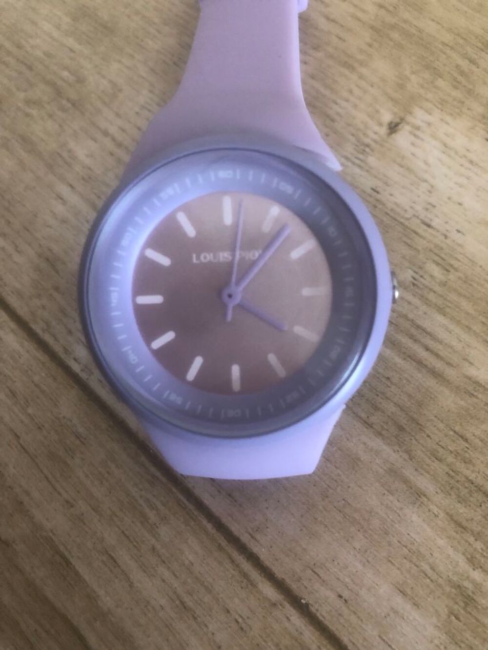 Une montre LOUIS PION Bijoux et montres