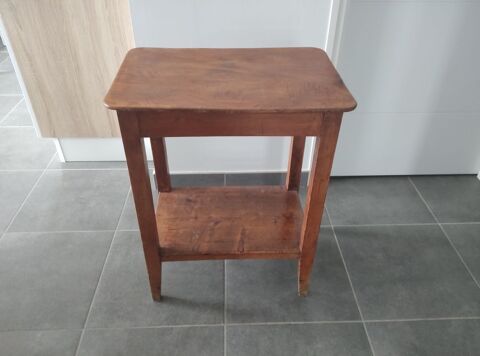 Petite table en bois 30 Colombier-Fontaine (25)