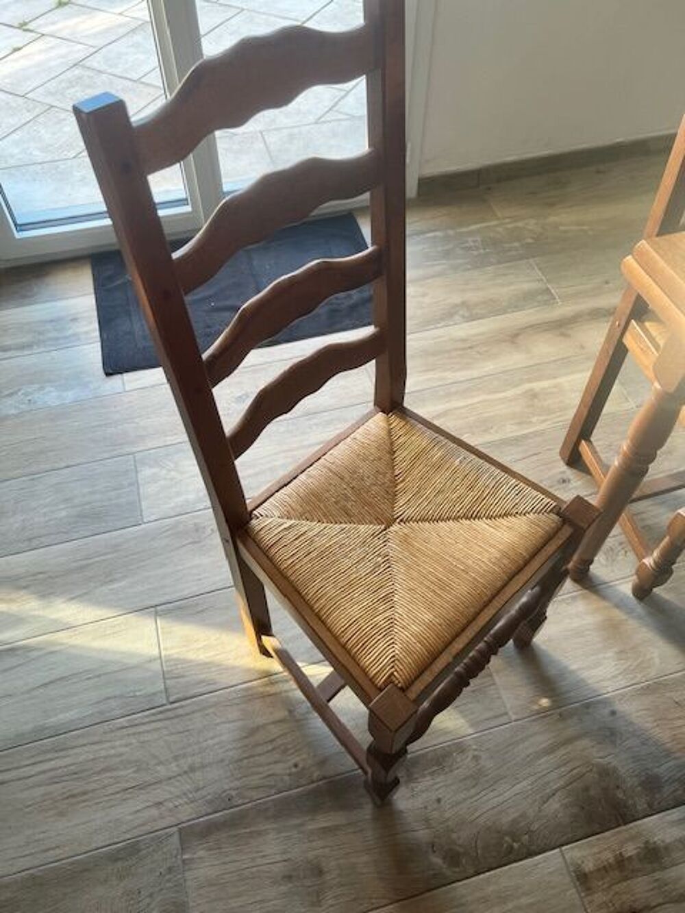 table salle &agrave; manger en bois avec 6 chaises Meubles