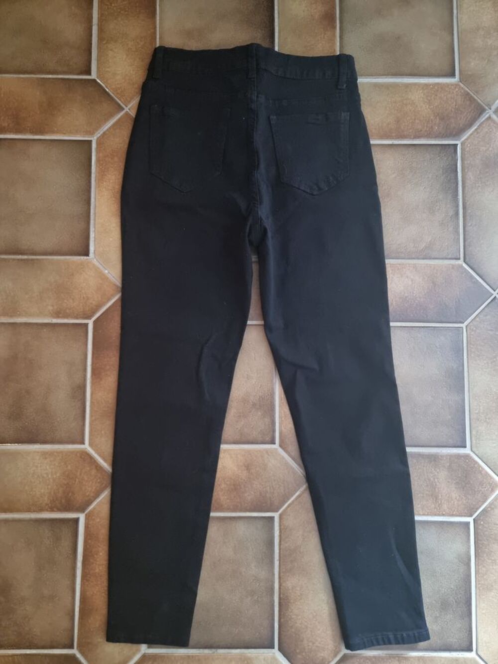 Jean noir pour femme taille M Vêtements
