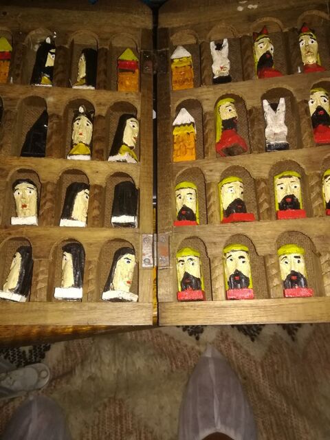 Jeu d'échecs sculpté à la main en bois (ancienne ) 80 Apt (84)