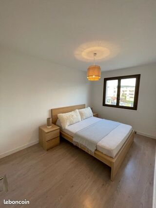  Appartement à louer 3 pièces 80 m²