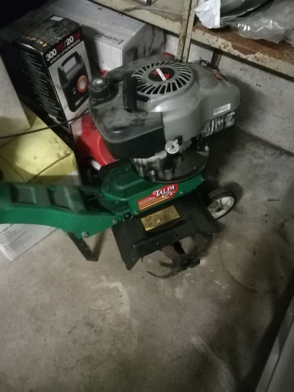 LOT : Outils de jardin 200 € &agrave; d&eacute;battre. Bricolage