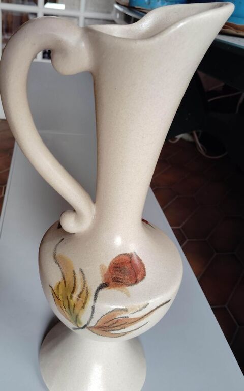 Pichet ou Vase en céramique,  de la DRÔME : Poet-laval 6 Pontoise (95)