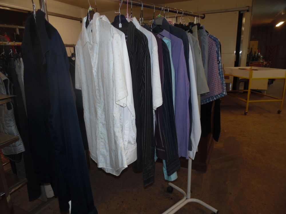VETEMENTS
Vêtements