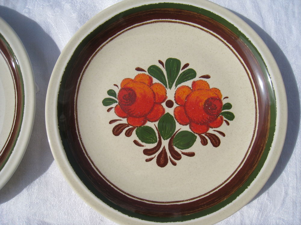 2 assiettes Winterling R&ouml;siau Bavaria, en c&eacute;ramique Décoration
