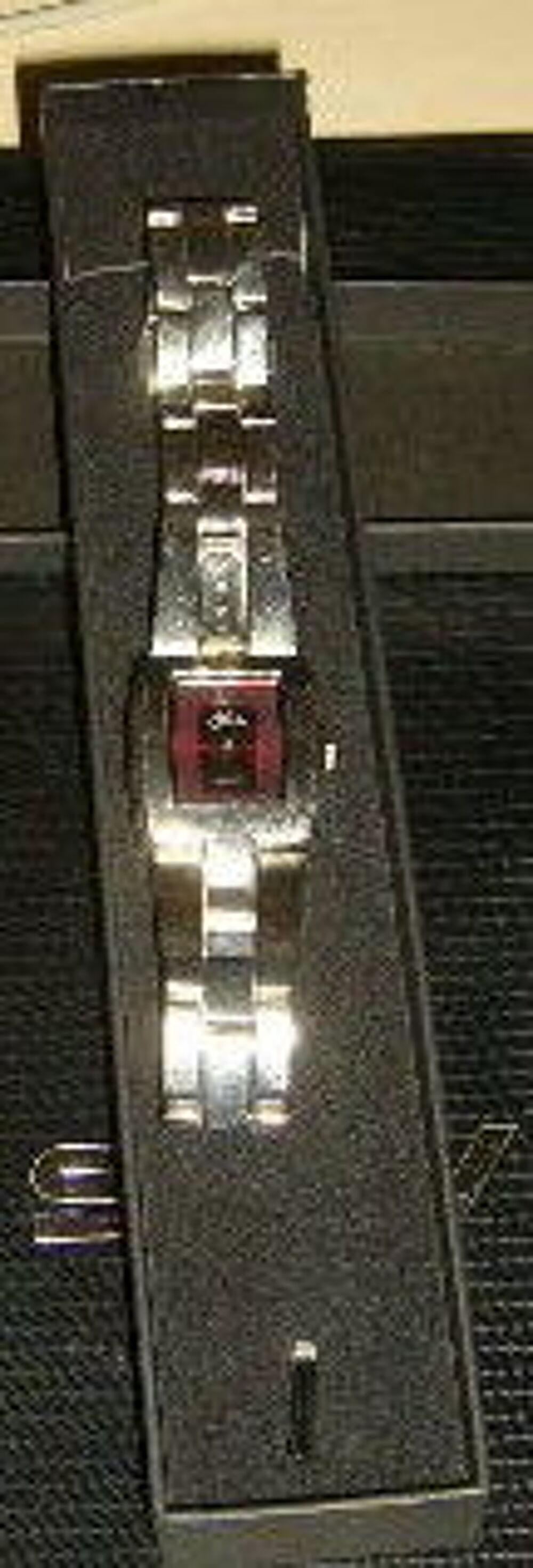 2 belles montres bracelets quartz neuves femme et homme Bijoux et montres