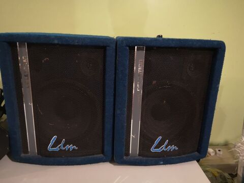 2 enceintes LDM 150 watts avec son amplificateur R 300 290 Ancenis (44)
