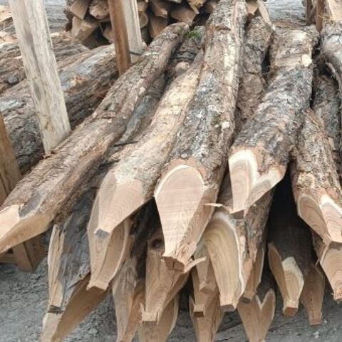 CHERCHE & ACHÈTE 30/40 piquets d'acacia épointés 0 Joinville (52)