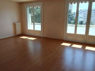  Appartement à louer 3 pièces 66 m² Saint-Étienne