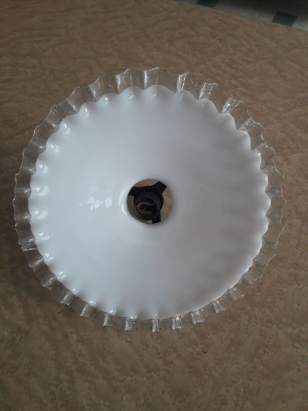 Opaline Vintage avec sa douille. 15 €.
