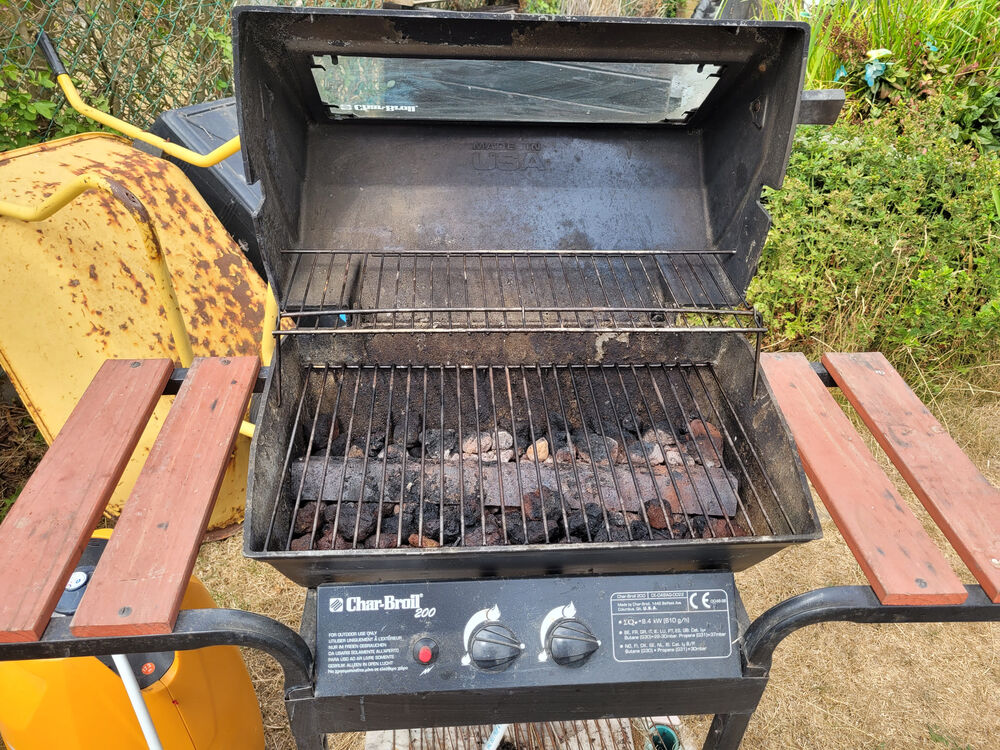 Barbecue gaz Char-Broil 200 + Bouteille de gaz Shesha (Butan Electroménager