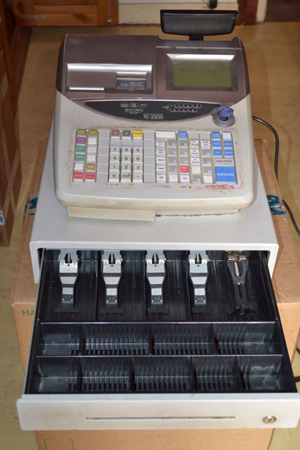 Caisse enregistreuse CASIO d'occasion mod&egrave;le TE 2200 Electroménager
