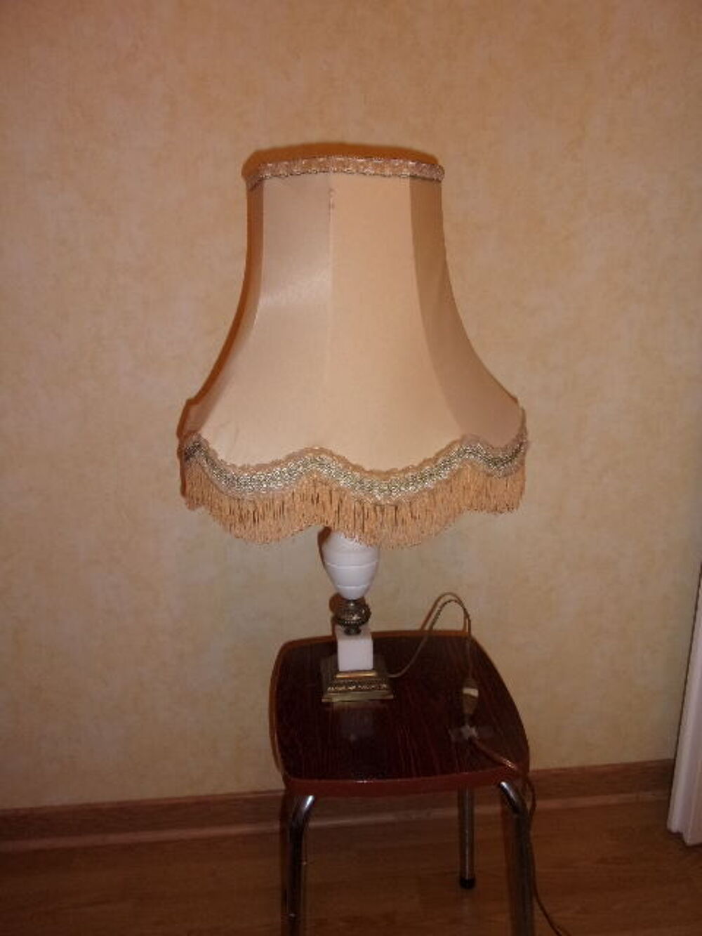 Lampe de chevet ou de bureau pied en alb&acirc;tre Décoration