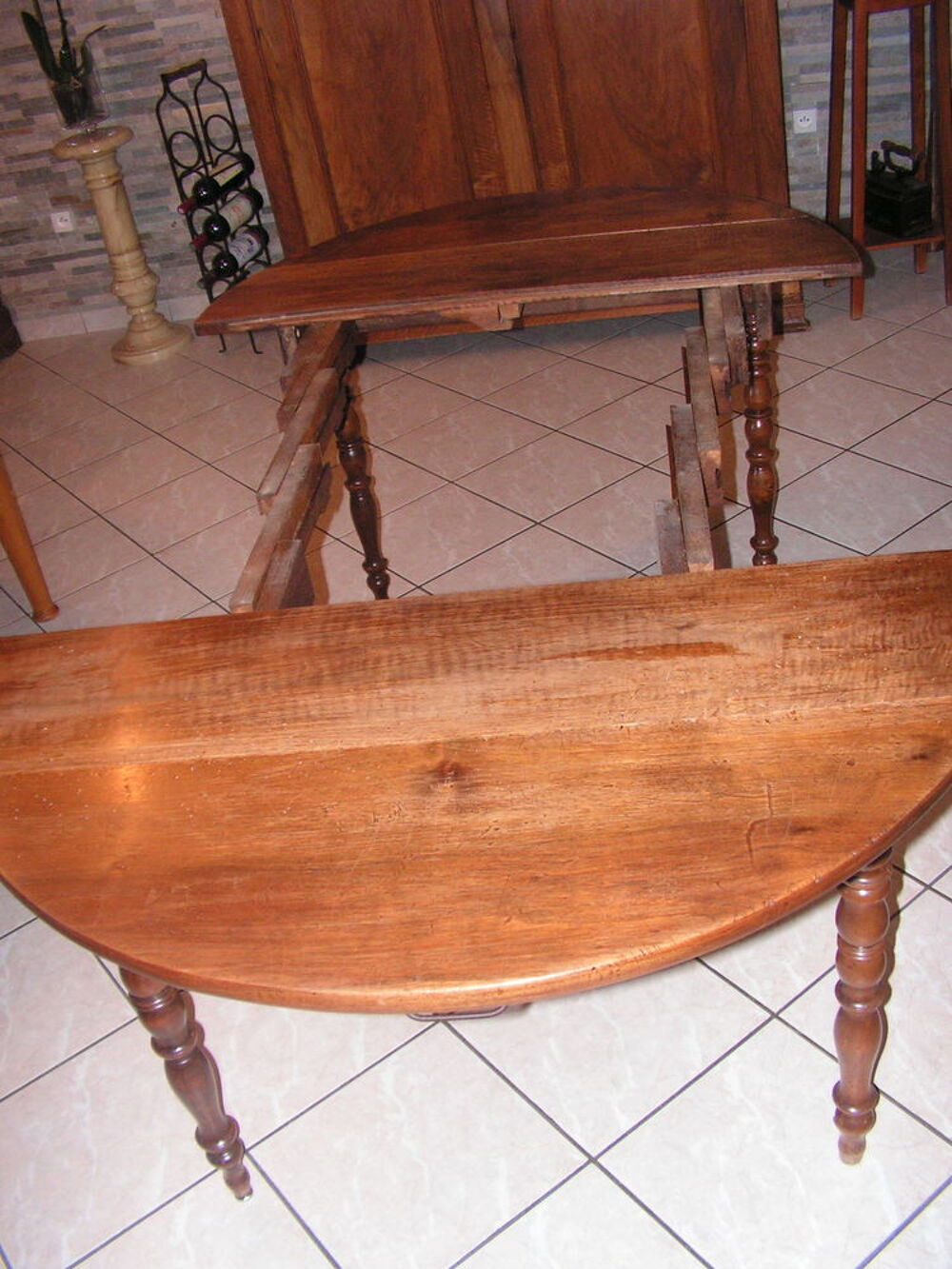 armoire et table Louis Philippe Meubles