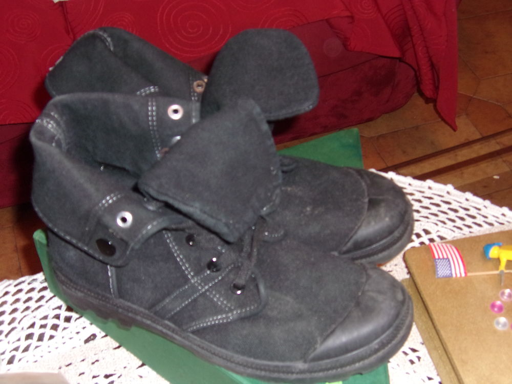 boots neuves noires ado/homme Chaussures