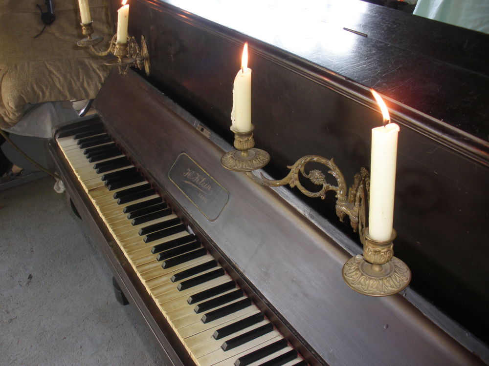 piano droit Instruments de musique