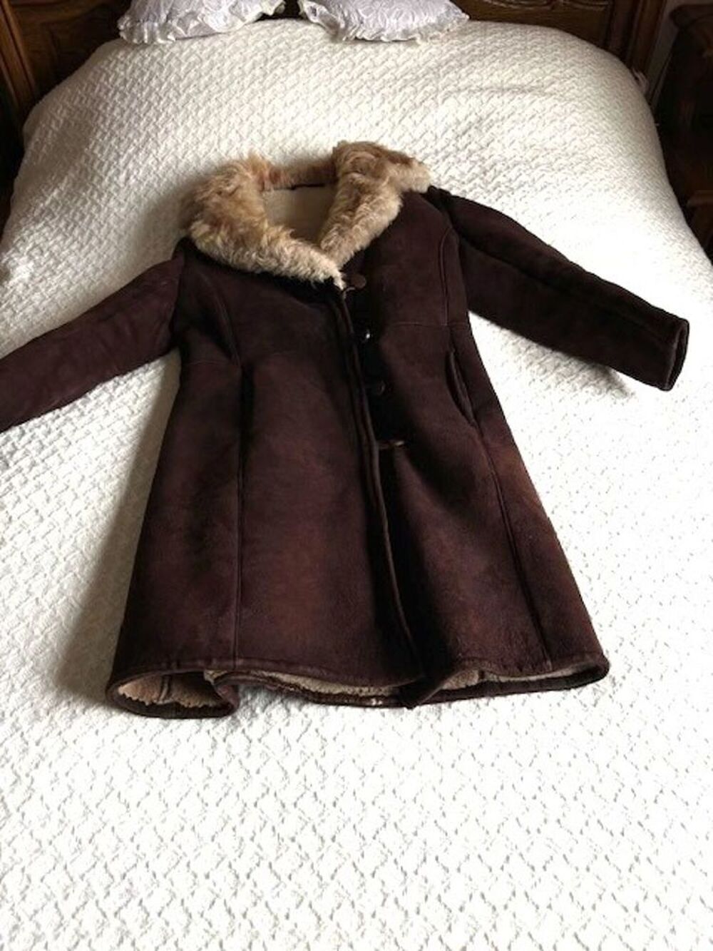 Manteau en peau mouton retourn&eacute; 166 Vêtements