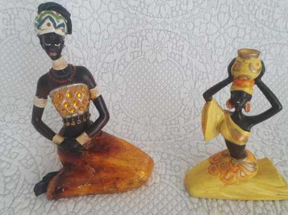 Statue Africaine en poly r&eacute;sine h 19.5/13.5/10CM . A VOIR 