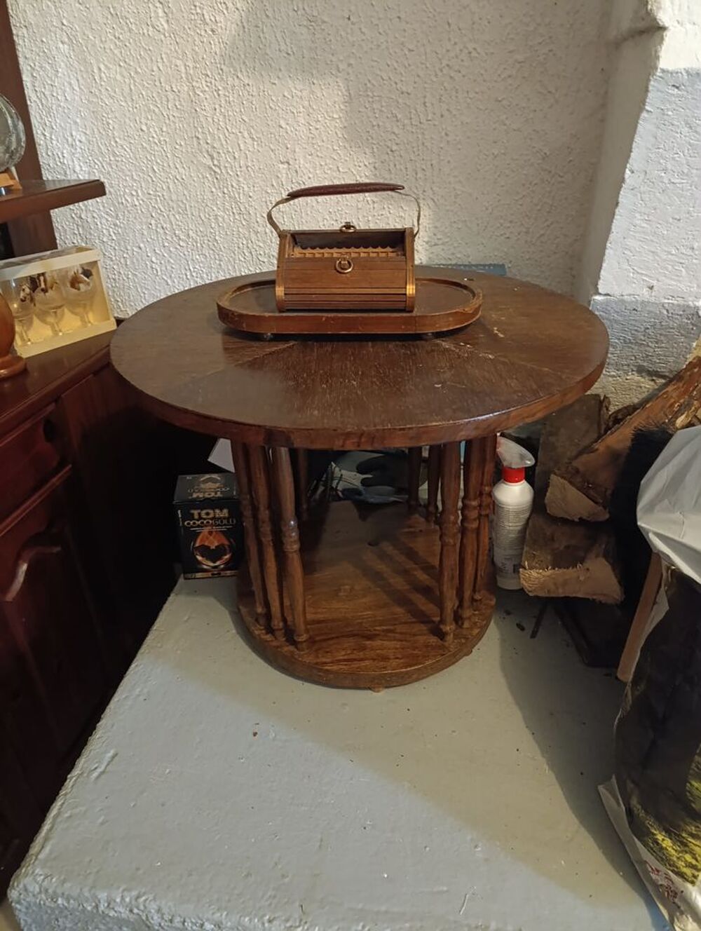 Bar &agrave; l'ancienne avec 2 tabourets Décoration