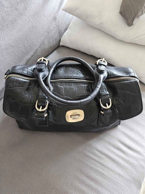 sac   main en cuir noir. Marque Arthur et Aston. 40 Morhange (57)