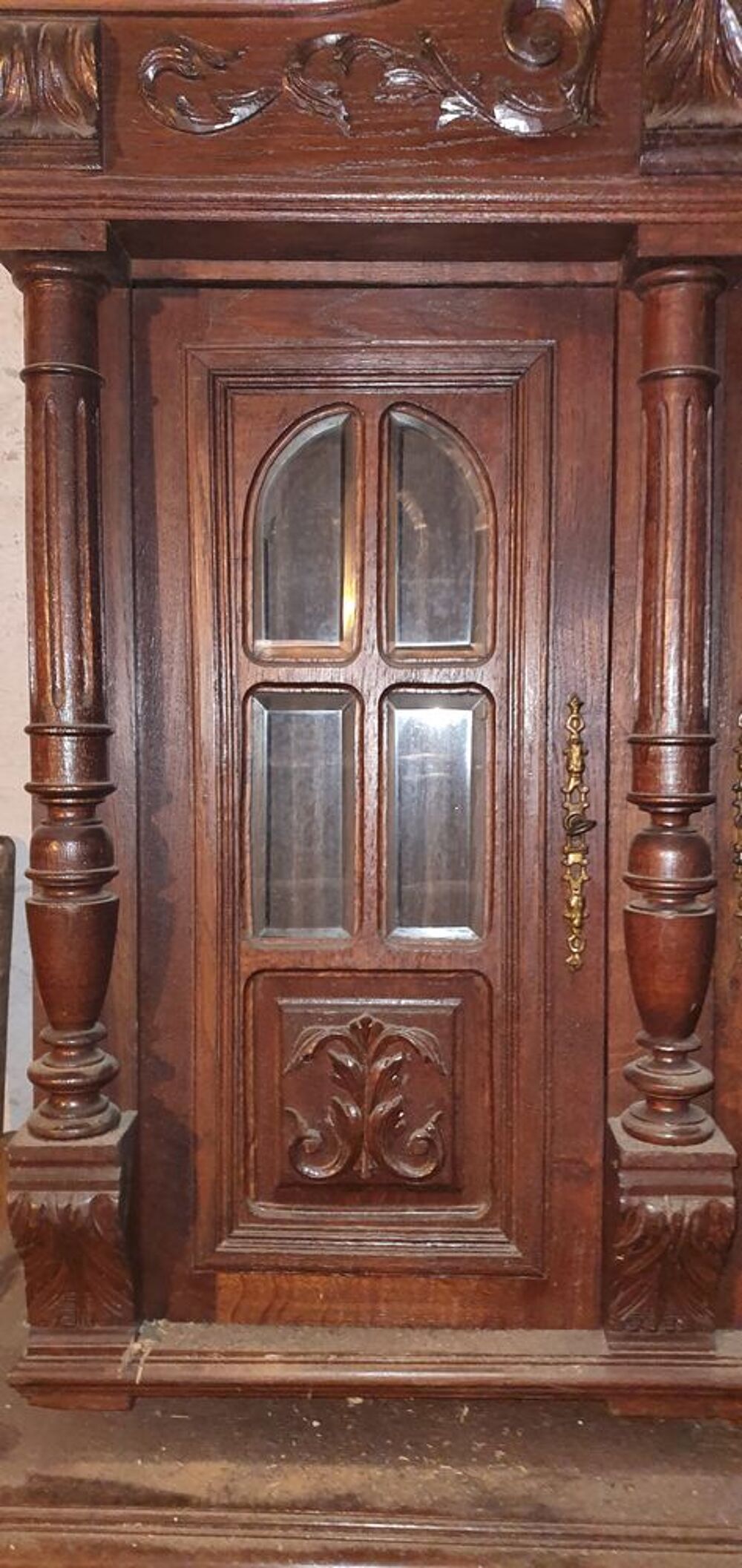 Cause et d&eacute;m&eacute;nagement , Buffet d&eacute;but 1900 Meubles