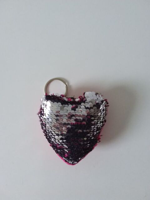 Porte cl�  coeur paillettes 
2 Faulx (54)