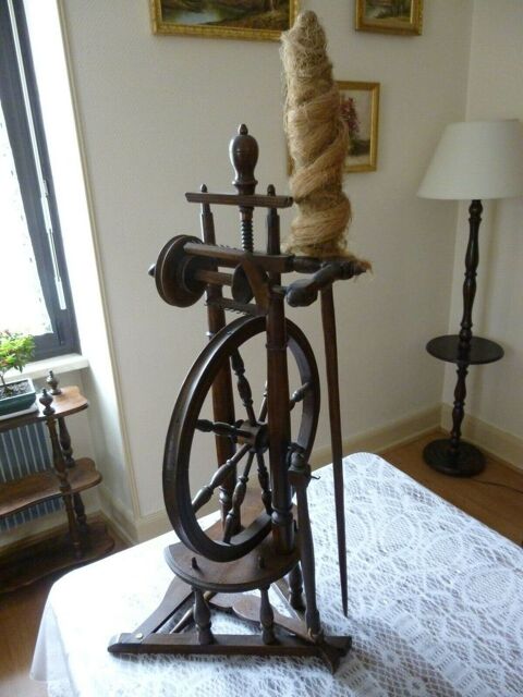 ANCIEN ROUET EN HETRE .19e SIECLE 30 Urbès (68)