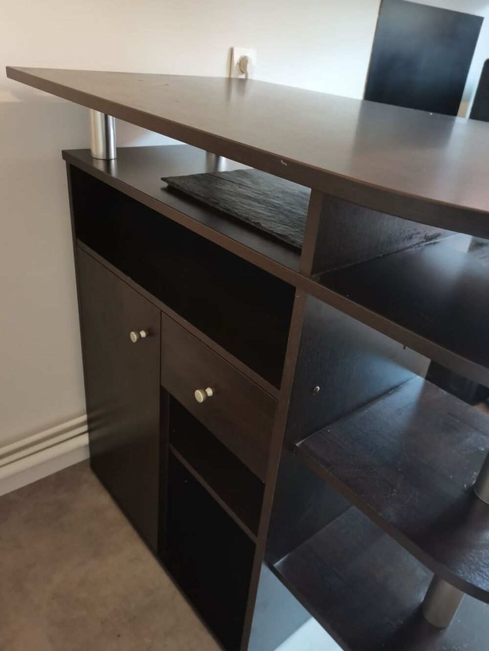 Ilot de bar de cuisine longueur 1m10
Largeur 58cm
Hauteur 1m Meubles