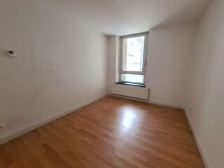  Appartement à louer 4 pièces 102 m²