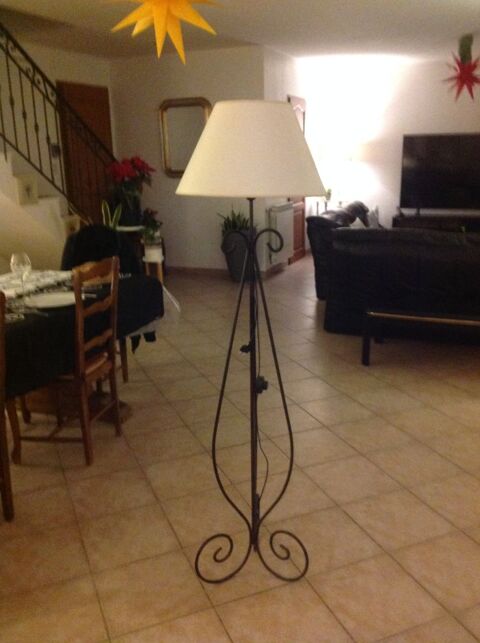lampadaire fer forgé. 30 La Ciotat (13)