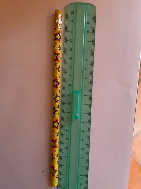 Crayon jaune etoiles
3 Bures-sur-Yvette (91)