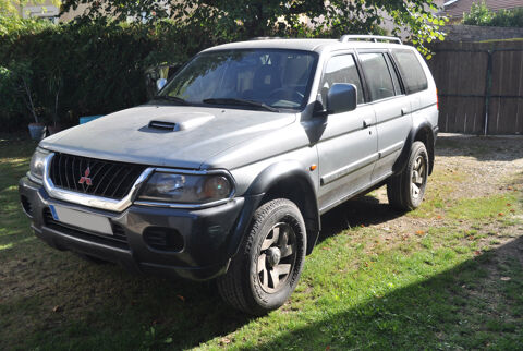 Mitsubishi pajero Sport 2.5 TD GLS